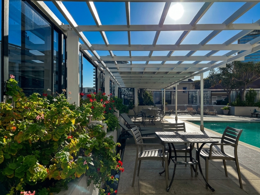 1 Bedroom Property for Sale in Sea Point Western Cape